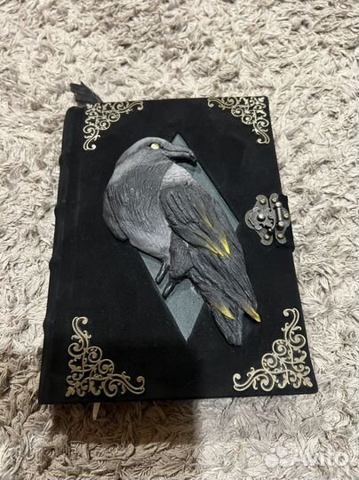 Блокнот ручной работы с вороном