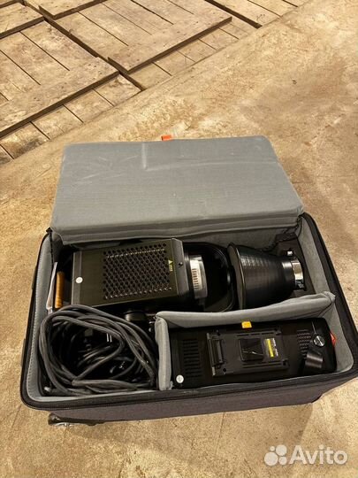 Godox knowled m600bi