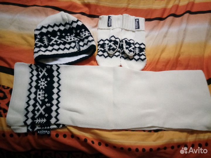 Шапка,шарф, варежки(новые,не пользовались)
