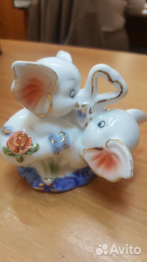 Статуэтка фарфор