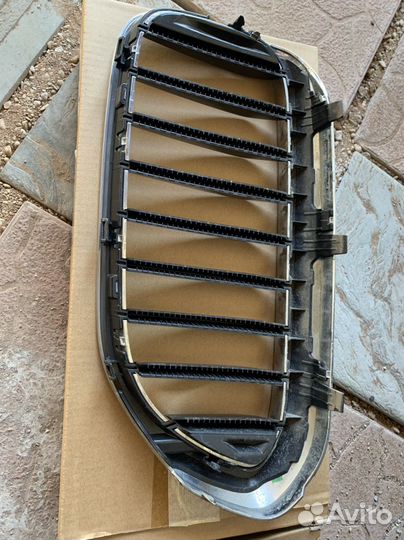 Оригинальные решетки радиатора на BMW 5 G30