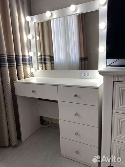 Туалетный столик