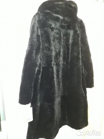 Шуба из меха бобрика новая