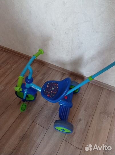 Трехколесный велосипед с родительской ручкой