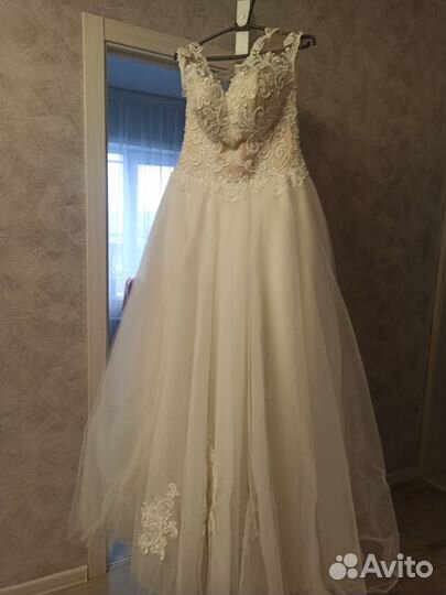 Свадебное платье 42 бу