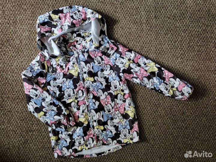 Ветровка и джинсы с Минни