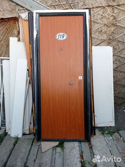 Пластиковые двери и окно