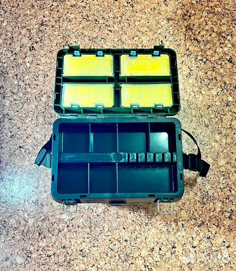 Двухслойная коробка для рыболовных снастей