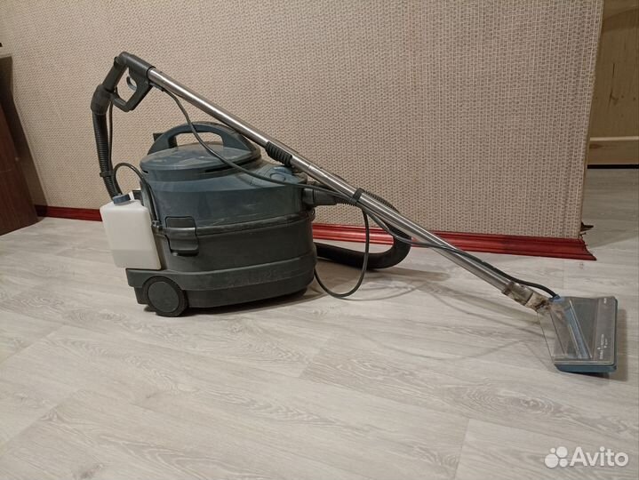 Моющий пылесос Philips
