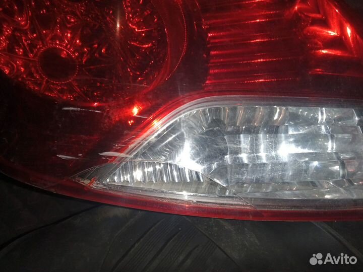 Продаю задний фонарь hyundai solaris