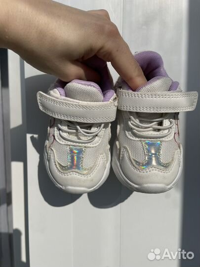 Кроссовки для девочки