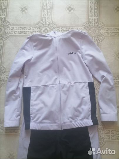 Спортивный костюм adidas