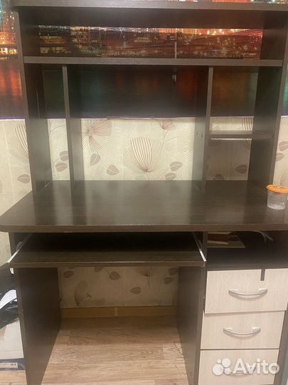 Компьютерный стол