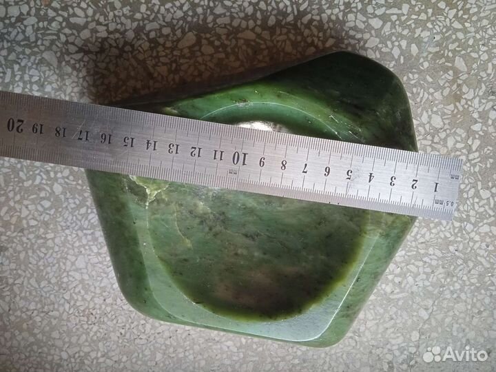 Пепельница нефритовая