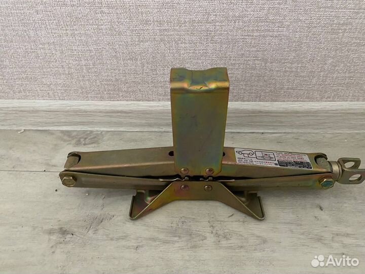 Домкрат toyota контрактный оригинал nissan honda