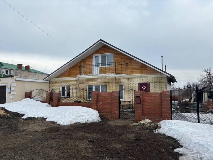 Дом 141,4 м² на участке 10,7 сот.