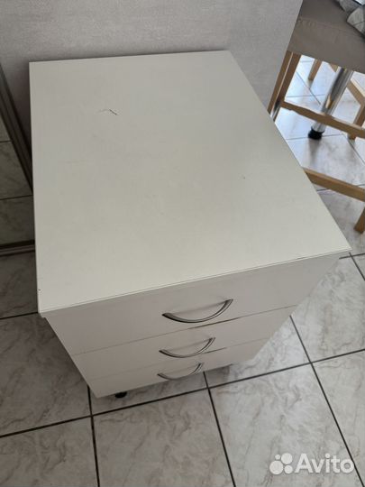 Комод на колесах