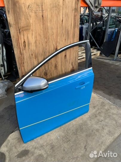 Левая передняя дверь Вольво V40 2 хэтчбек