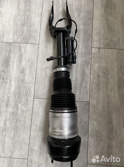 Пневматическая амортизационная стойка (оригинал)