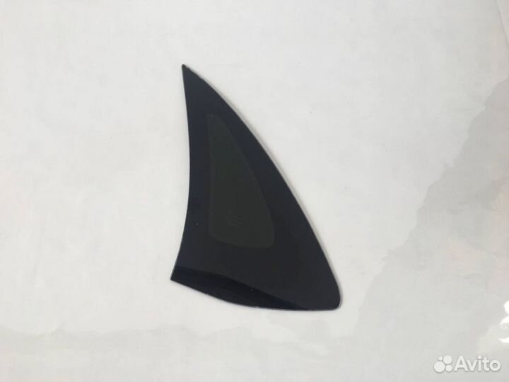 Стекло глухое заднее правое Лада Гранта 2012г