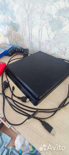Продаю ps 4 slim