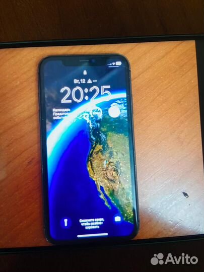 Телефон iPhone 11