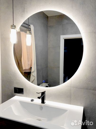 Круглое зеркало с подсветкой в ванную