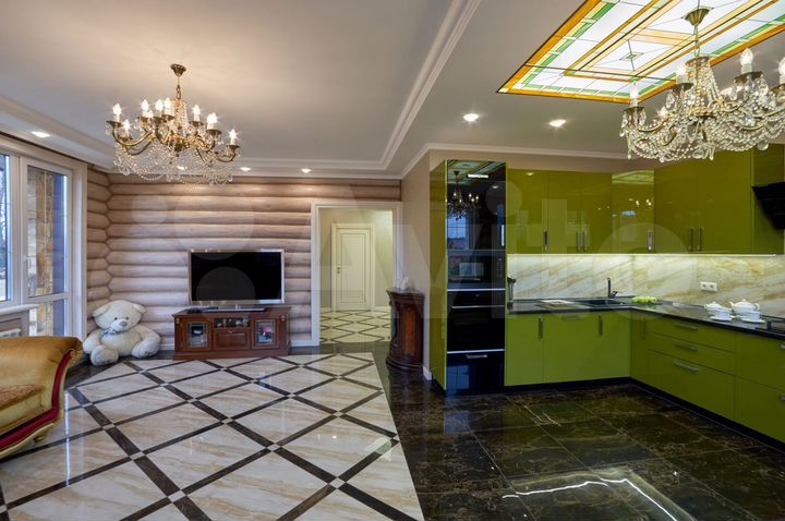 Коттедж 232 м² на участке 10 сот.