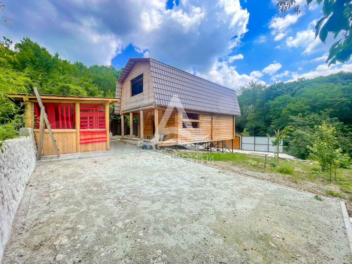 Дом 95 м² на участке 3,1 сот.