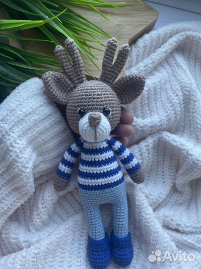 Вязаная игрушка. Вязаный Оленёнок