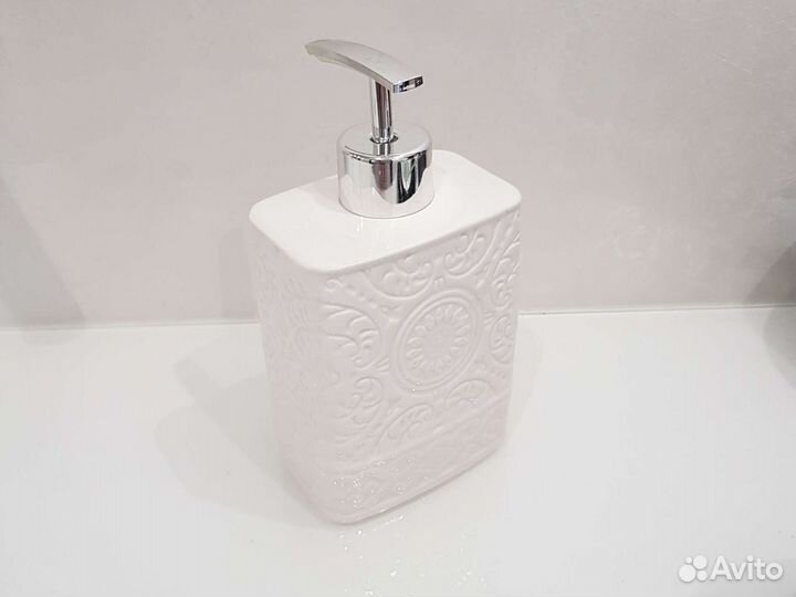 Дозатор для мыла керамический новый в подарочной