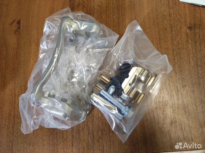 Скоба заднего суппорта Hyundai Solaris