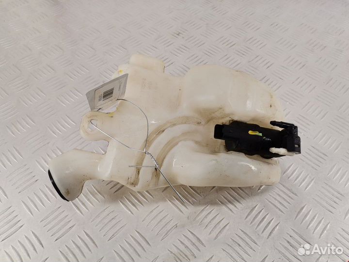 Бачок омывателя Citroen DS3 2010 6431N6