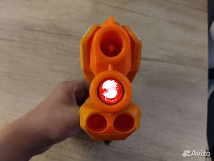 Nerf пистолет оранжевый, с лазером