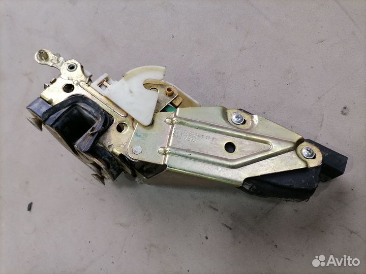 Замок двери перед.левый Opel Vectra A 1988-1995