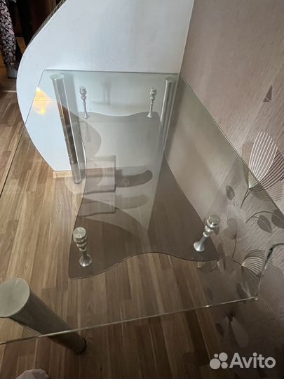 Кухонный стол