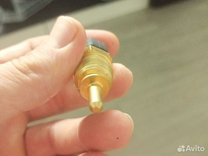 Датчик температуры охлаждающей жидкости