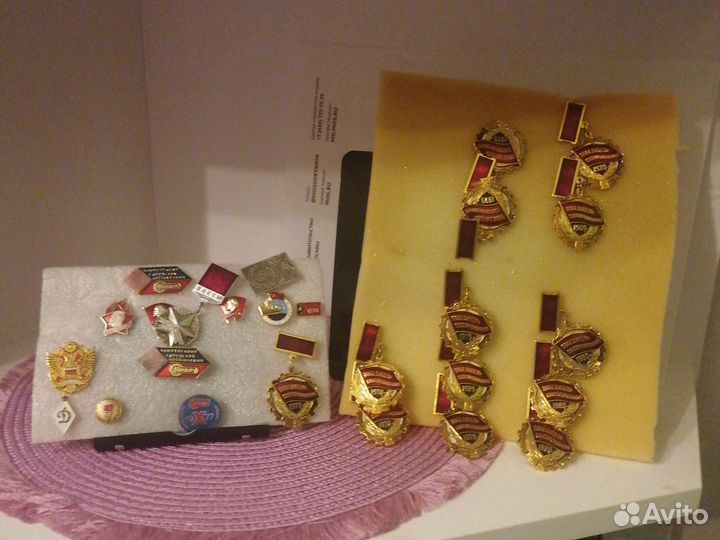 Значки и медали СССР