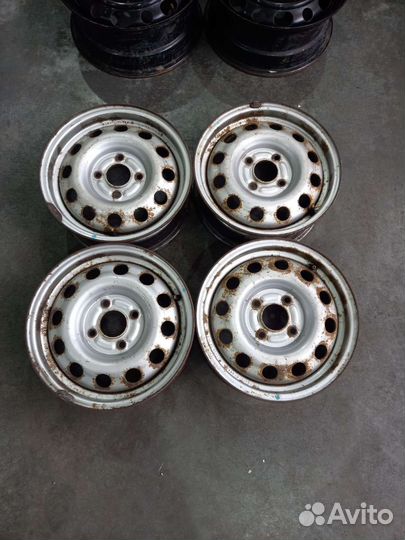 Штампованные диски Ford R14