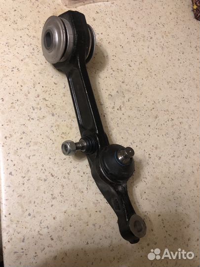 Передний нижний рычаг Mersedes 220
