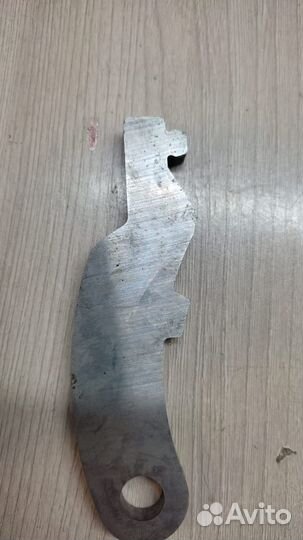 Б/У Рычаг стояночной блокировки АКПП собачка ME