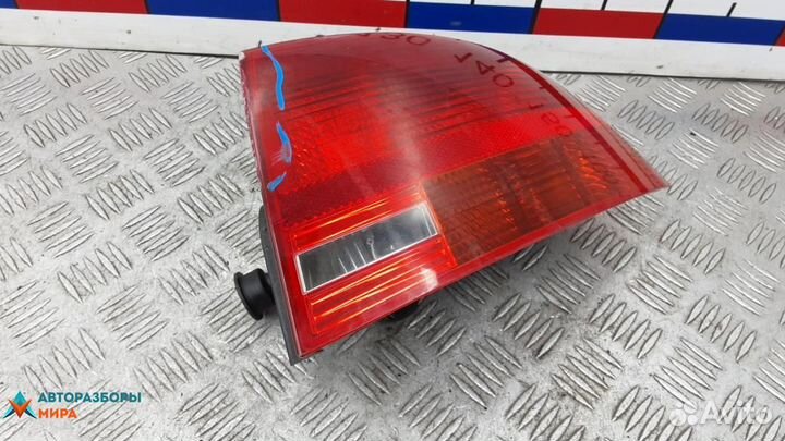 Фонарь задний правый Audi A4 B7 2007 8E5945096