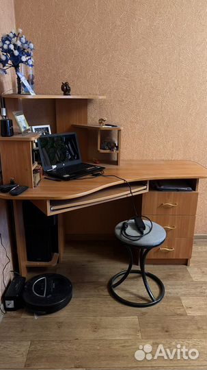 Компьютерный стол