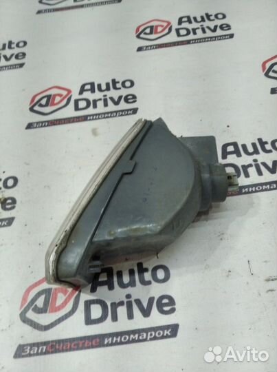 Поворотник передний левый Toyota Rav4 ACA20 1AZ