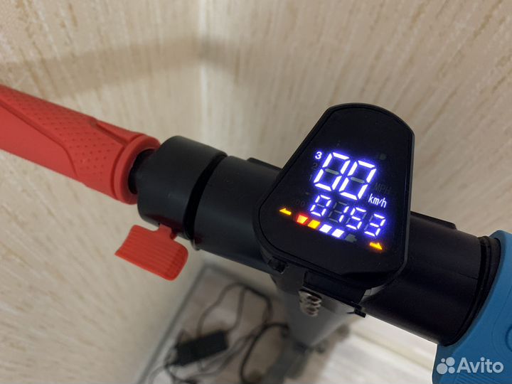 Электросамокат iconbit