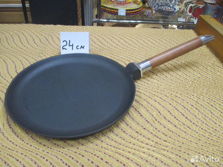 Чугунные сковороды, жаровни разных размеров