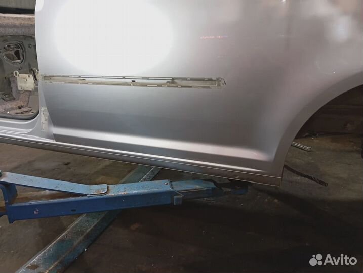 Крыло заднее левое Volkswagen Caddy (2k)