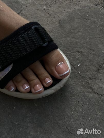 Маникюр, педикюр, наращивание ногтей, гель-лак