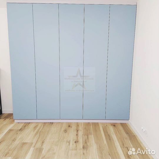 Шкаф