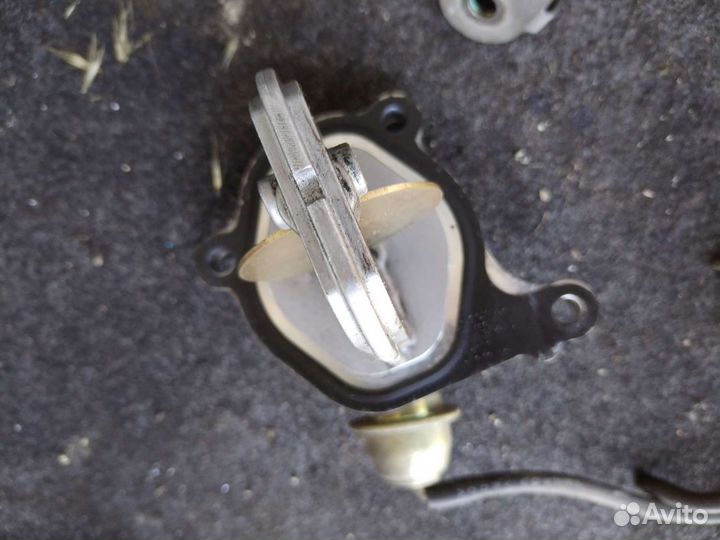 Заслонка с клапаном Ниссан Тиана J31 2.3